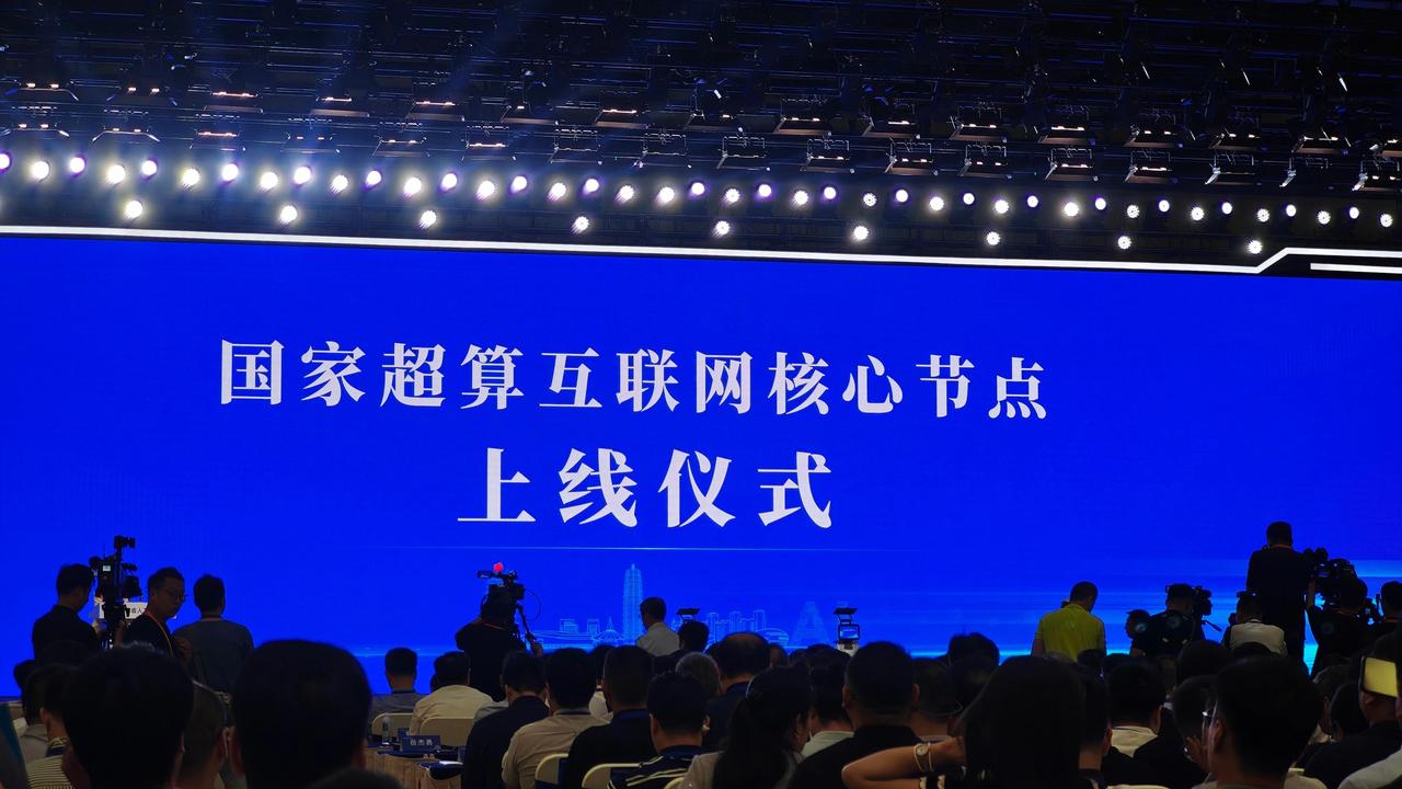河南高校多、人才基础厚，但过去不少AI和科研人才毕业后往外走，一个很现实的原因是
