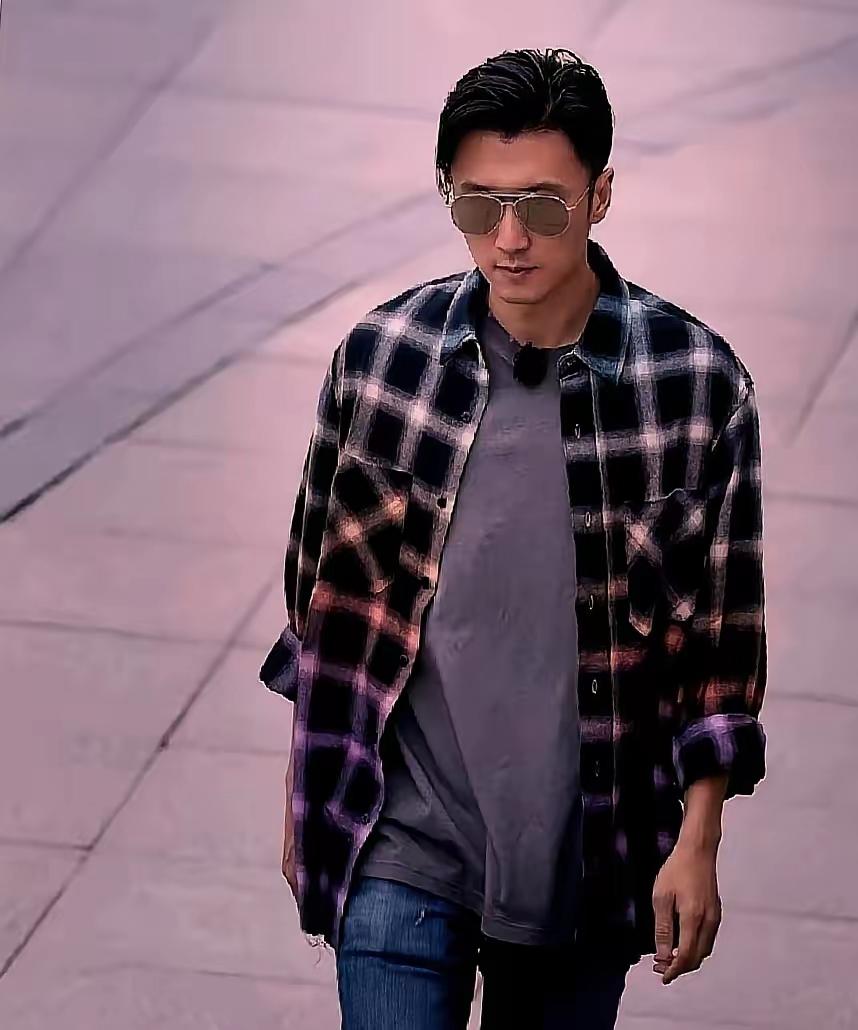 张柏芝1276万合约纠纷还没捋清楚，18岁的谢振轩就用一个暖心举动，把满屏的争议