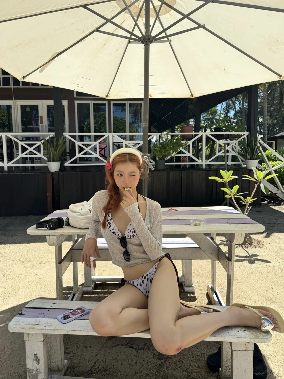 🏝️:)) carefree vibe
