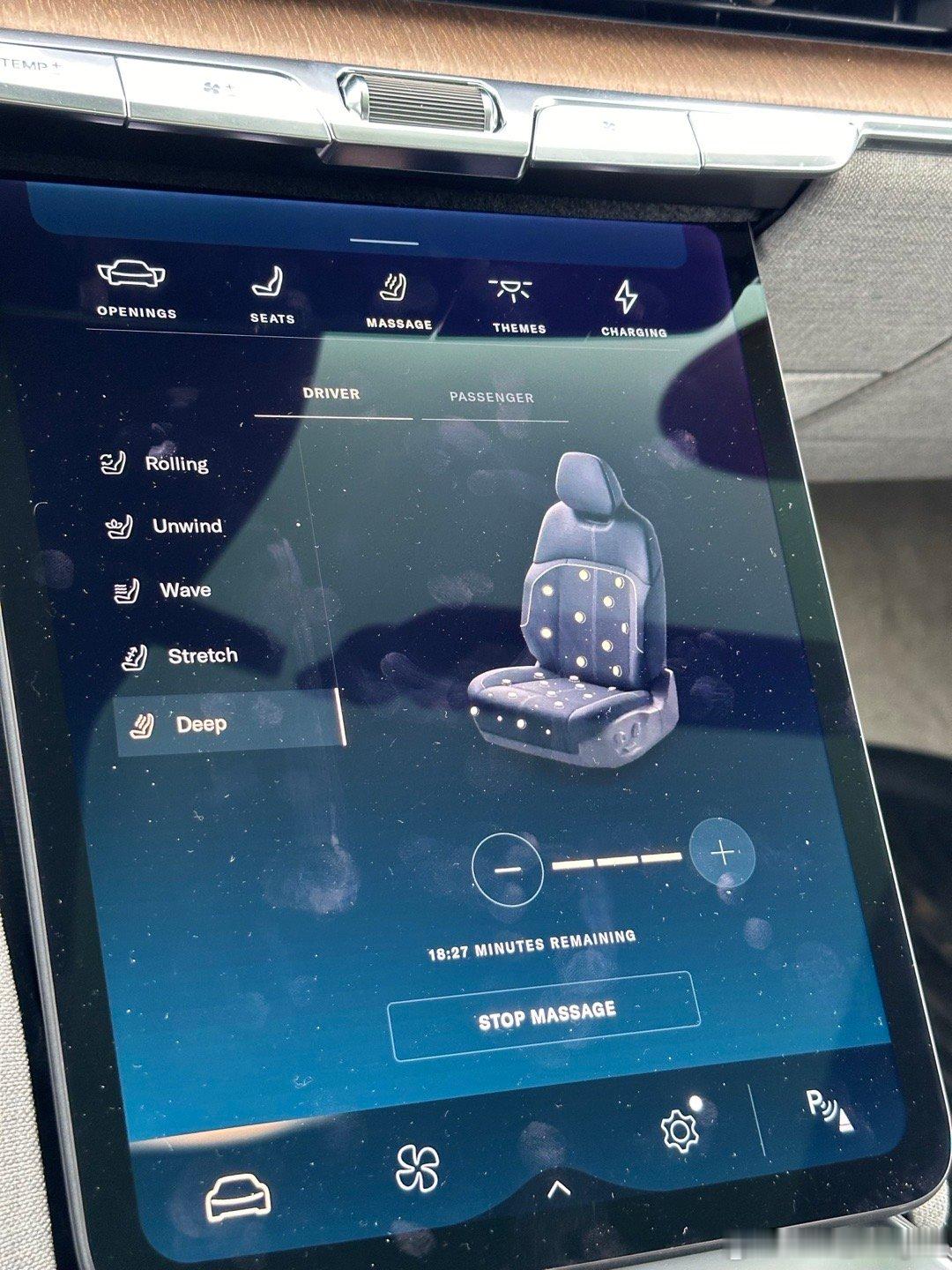 Lucid这个座椅按摩可以说是肥肠舒服了，不过没到中老年还是不能贪图享受[dog