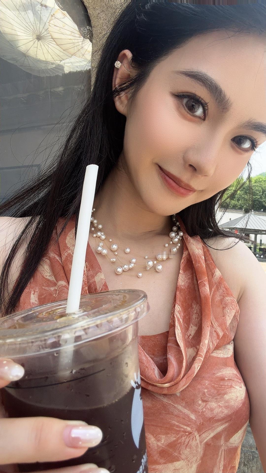 暴风吸入冰美式🧊晒了一上午拍摄～现在饿鼠了，整口饭吃🍚！ 宣城·中国宣纸文化