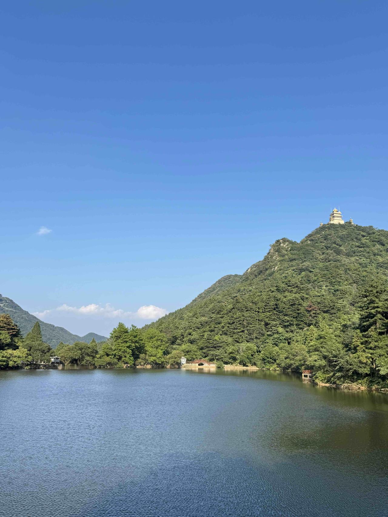 夏天已经一去不复返了，今天立冬，后面会越来越冷，大家注意保暖！