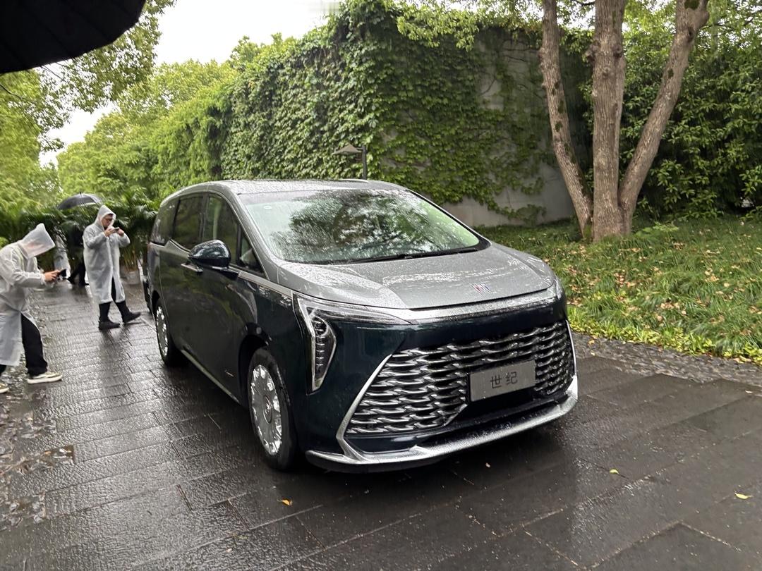 【新款别克世纪CENTURY正式上市，据说试过就忘不了】北京车展之前，我和同事在