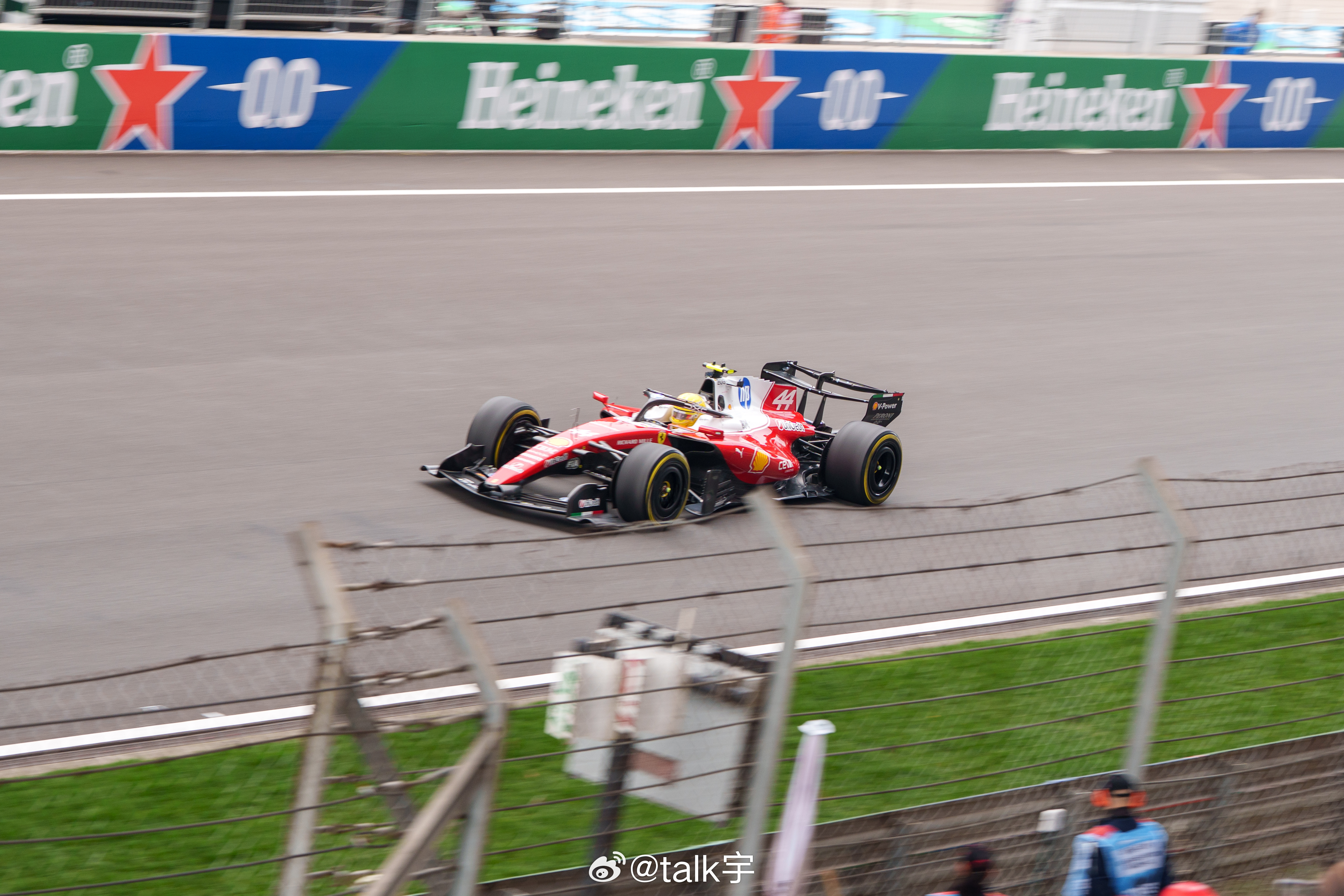 感谢这位不愿意透露姓名的的talk宇首席内容官，带来的法拉利内斗现场直播F120