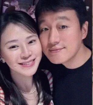 从赌气分手到相守19年，佟大为终于懂了佟大为和关悦结婚19年了。
可很多人不知道