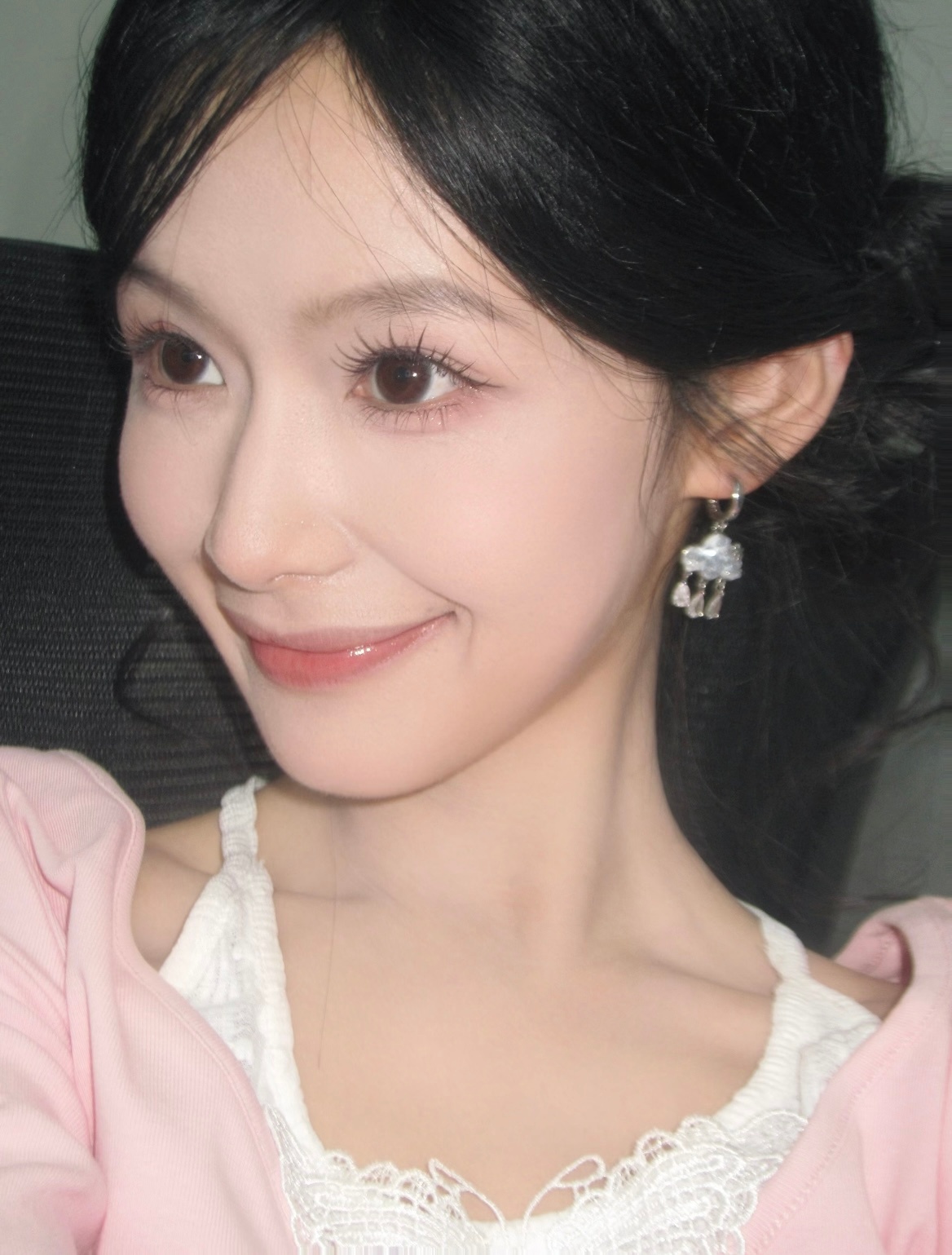 余茵谈出演乖乖女原因机会真的就是给有准备的人 余茵真的是因为自己对表演的一片赤诚