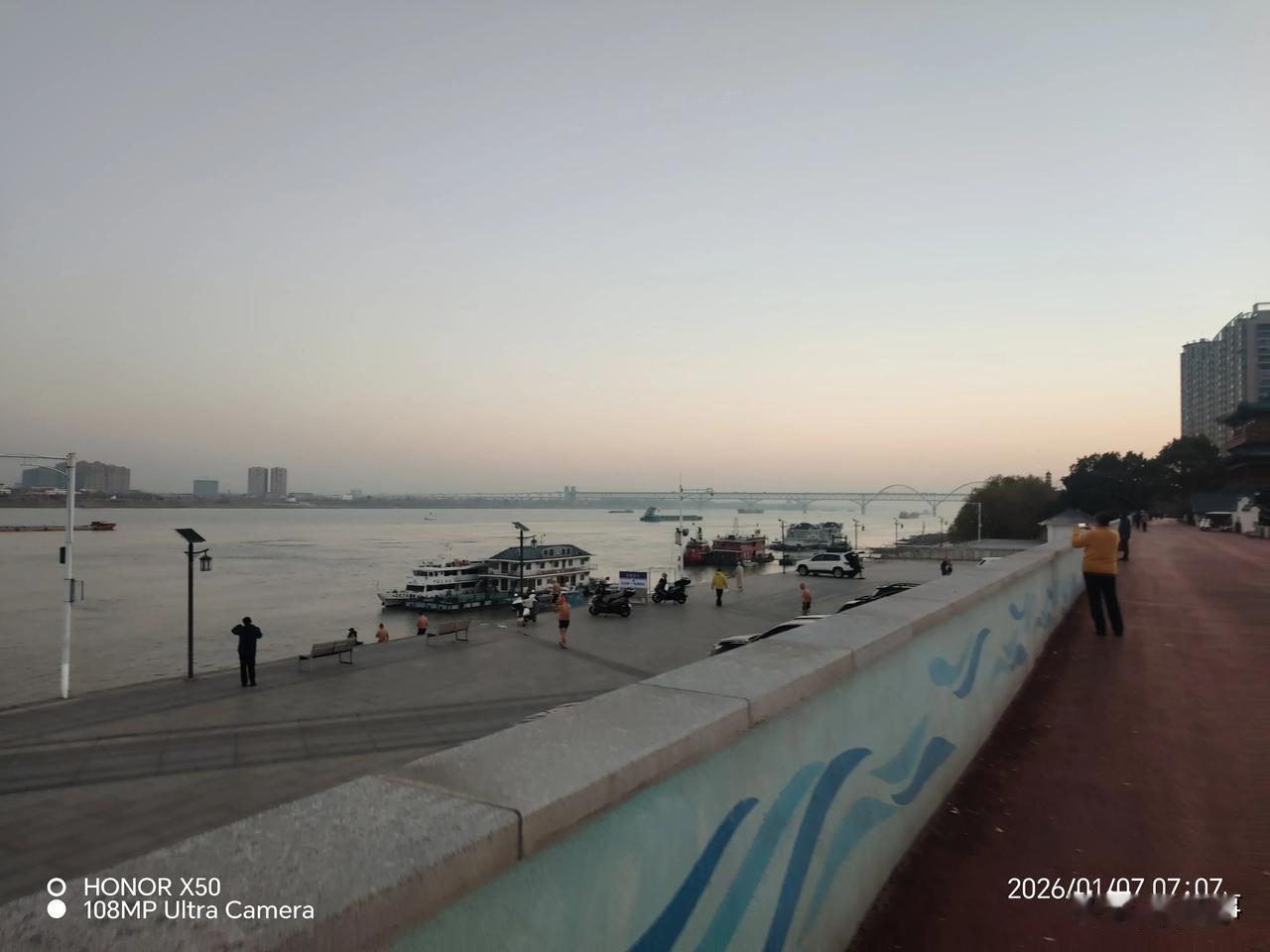 我的年度菱感记忆长江岸边冬泳爱好者冬泳