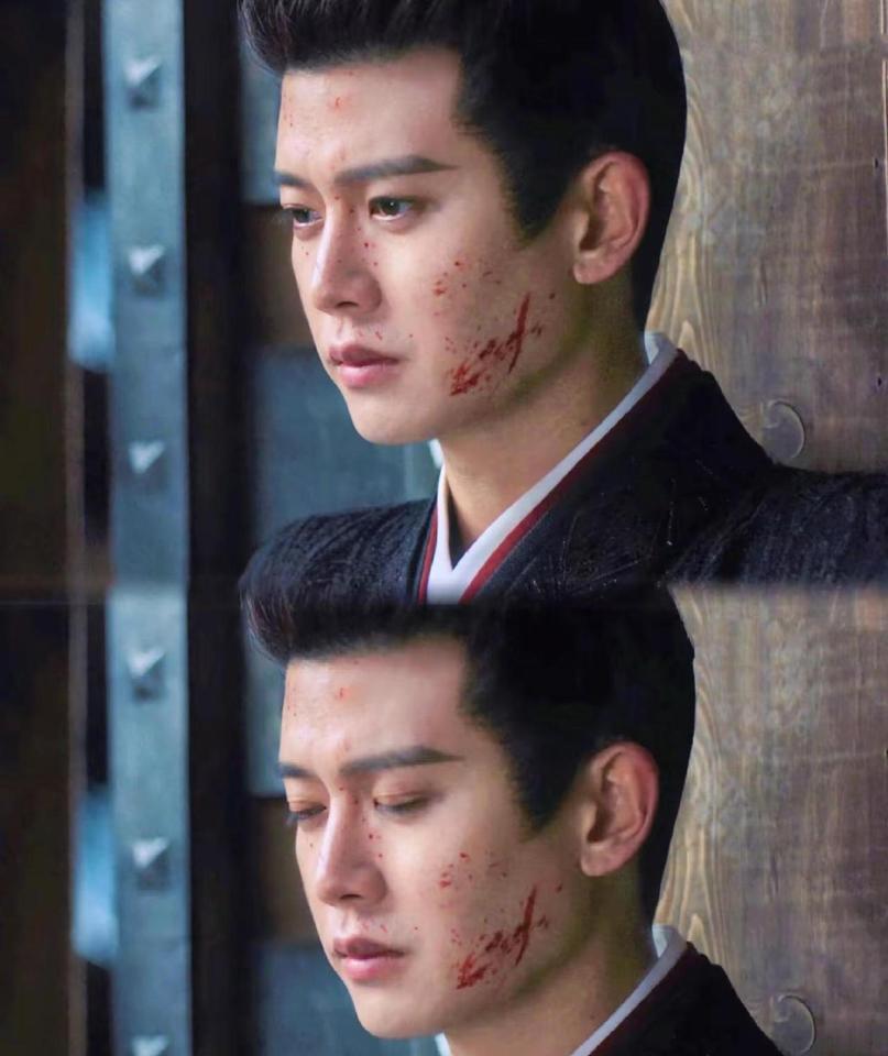 越演得支离破碎，代言费就越往桌上摔。
你看任嘉伦，戏里不是被剔骨就是被掏心，最后