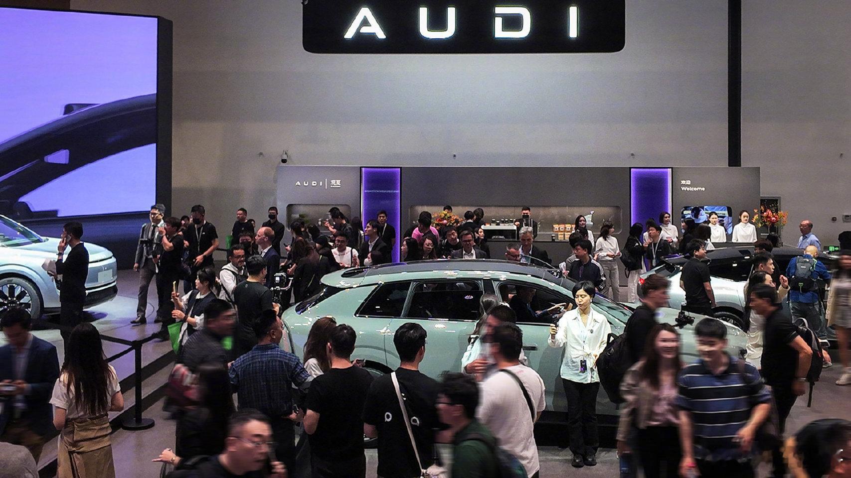 北京车展奥迪E7X那张床出圈了北京车展爆火出圈，奥迪E7X以「智慧客厅」理念，重