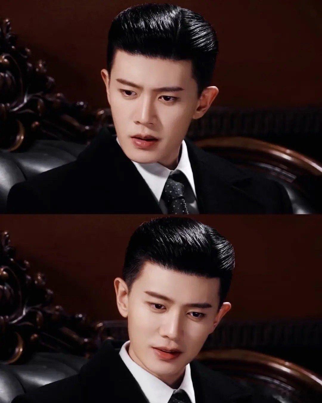 金杯银杯不如观众的口碑年初《无忧渡》，年末《风与潮》，任嘉伦今年交出了两部高质量