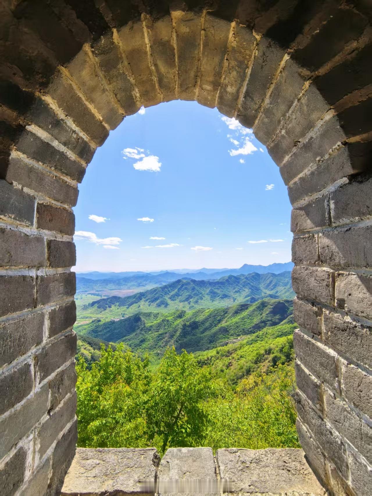 立夏一条微博记录立夏 炎暑将至万物长，日光明媚且张扬。今天是立夏，也是五一假期最