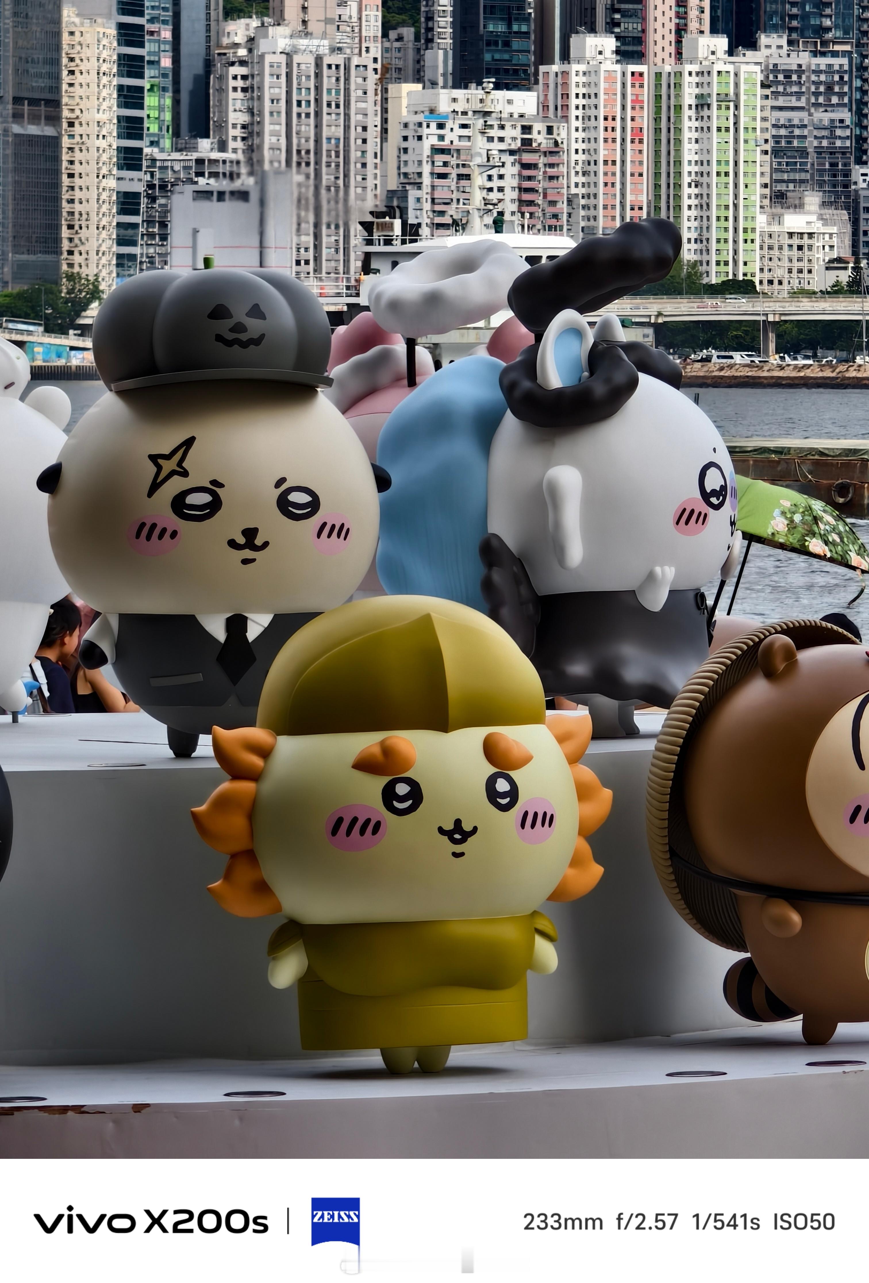 啊chiikawa跑去香港啦[捂嘴哭]那不得打卡一下迟到啦~迟到啦～[doge]