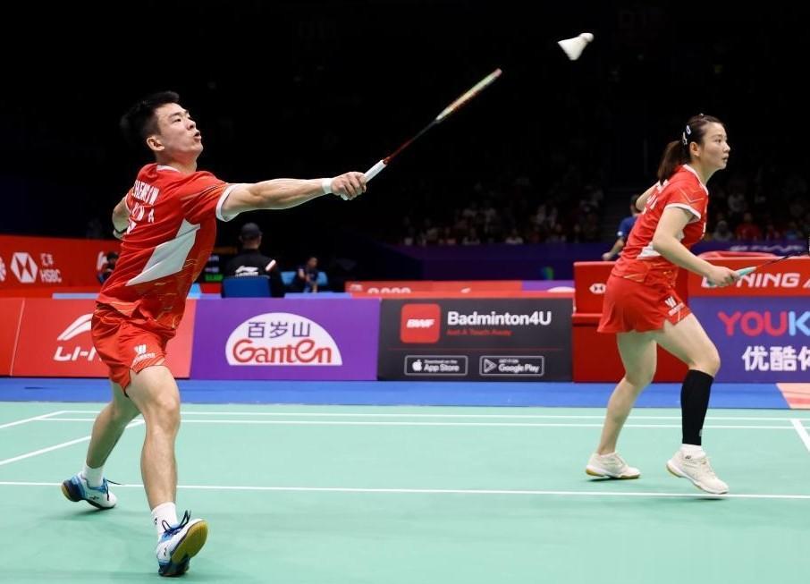 2-0！主场复仇，吊打世锦赛冠军，雅思组合夺冠，剑指巴黎奥运
在中国羽毛球队深圳