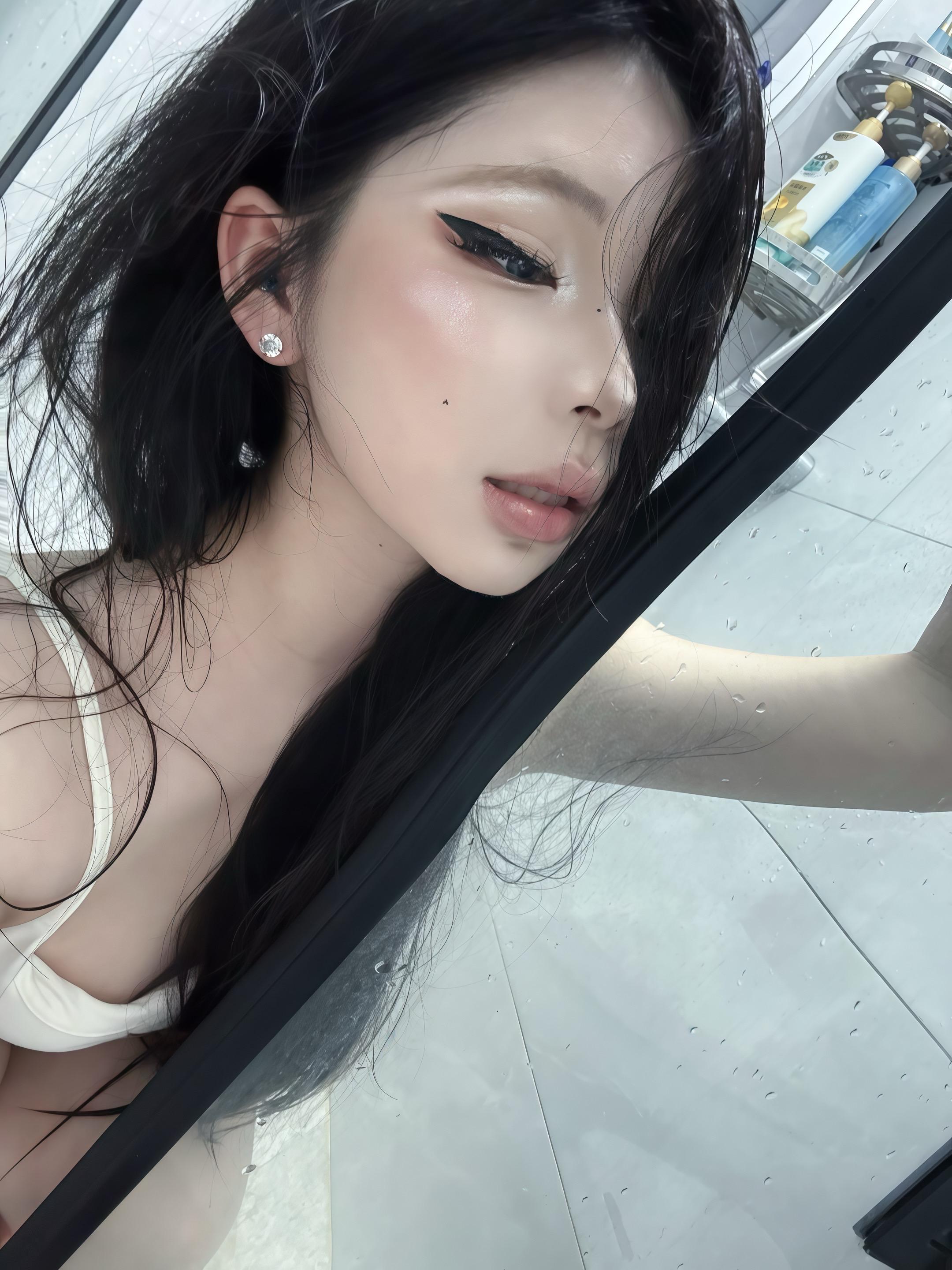 御姐 眼妆 湿发