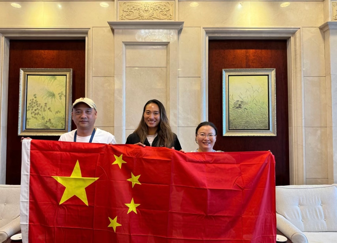 #郑钦文参加中国体育代表团表彰大会#真正光宗耀祖的时刻不能错过[心][good]