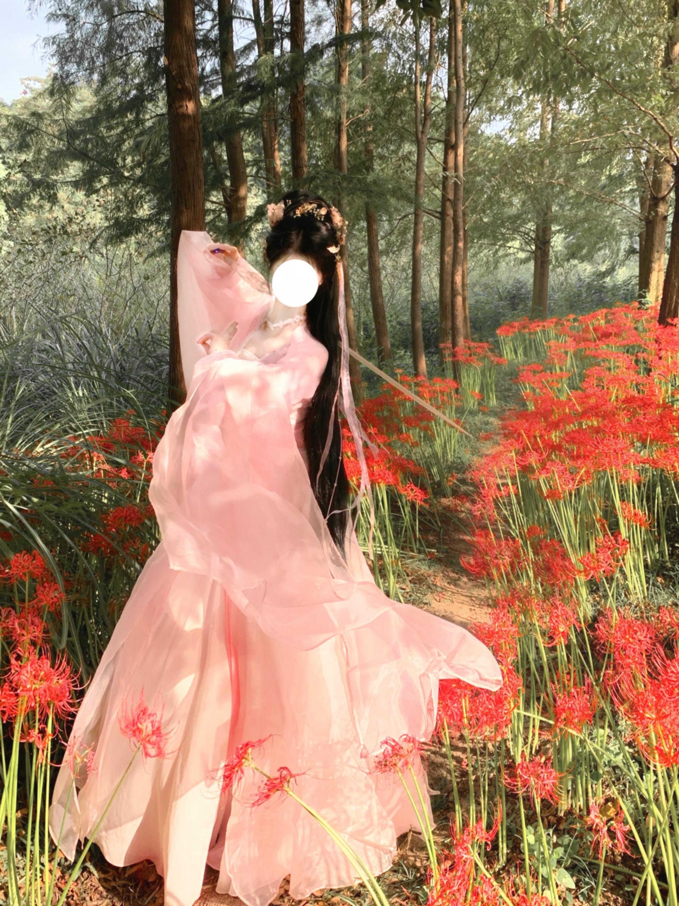 遥遥天海交汇 深深夜幕低垂