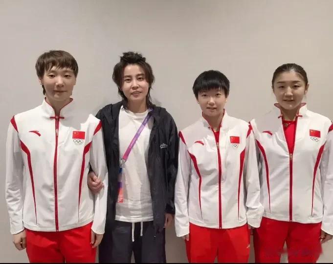 以知王曼昱的真实身高是174公分，站在旁边的王濛应该168公分左右，那孙颖莎也应