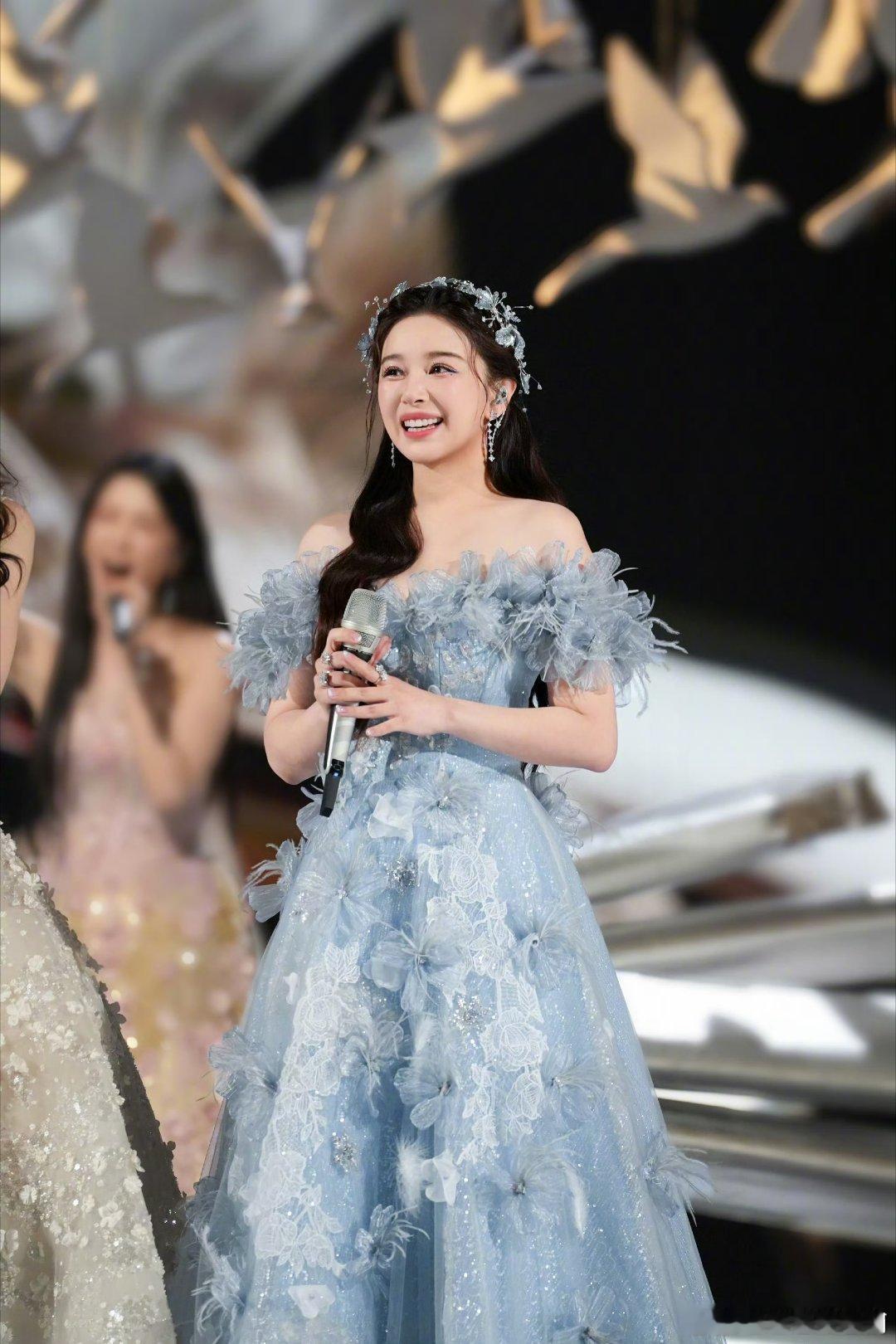 阚清子欣赏一下自己的精修图乘风2026阚清子浪姐颜值状态绝了，仙女造型美到犯规，