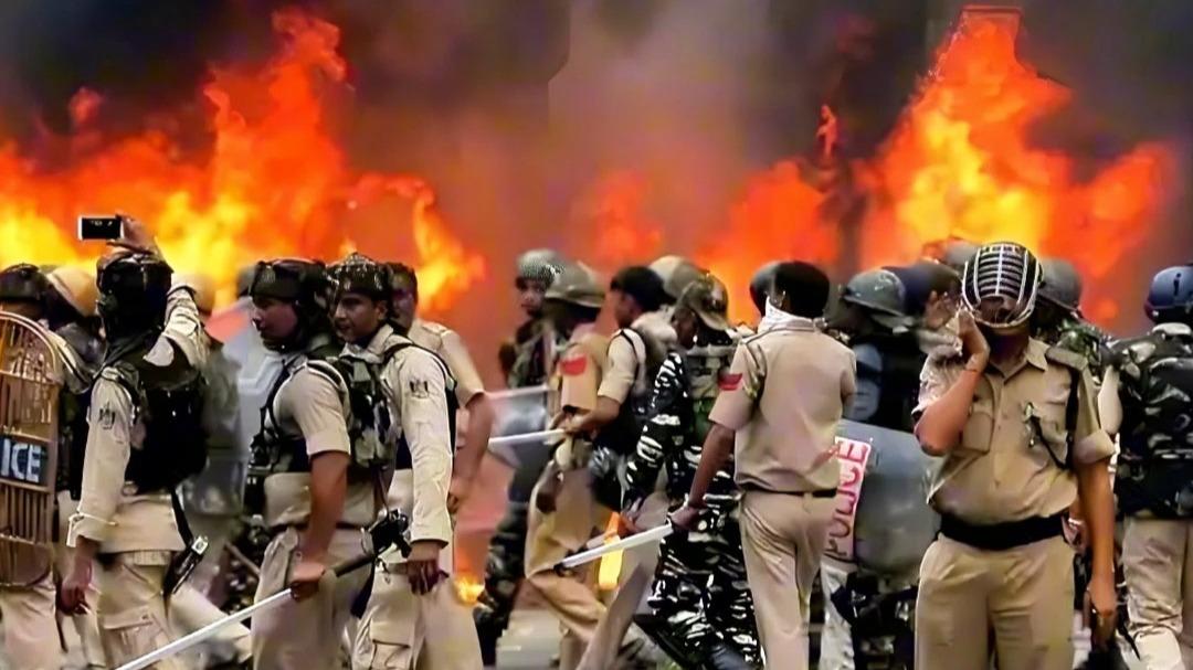 巴基斯坦与阿富汗5日晚在南部边境地区再次爆发武装冲突。
不出所料，巴阿双方互相指