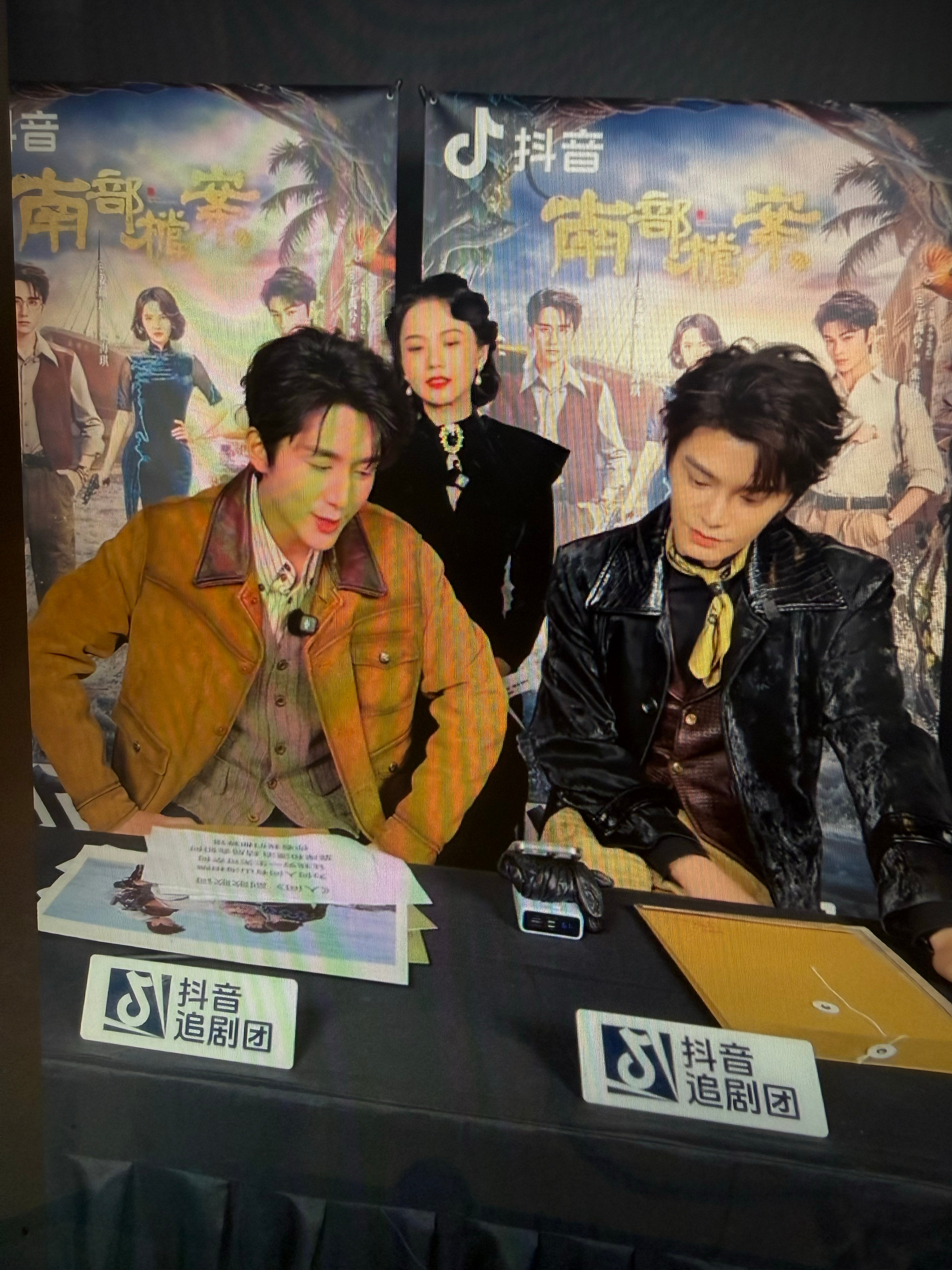 我不敢想这两只百灵鸟一起开演唱会会造福多少观众 