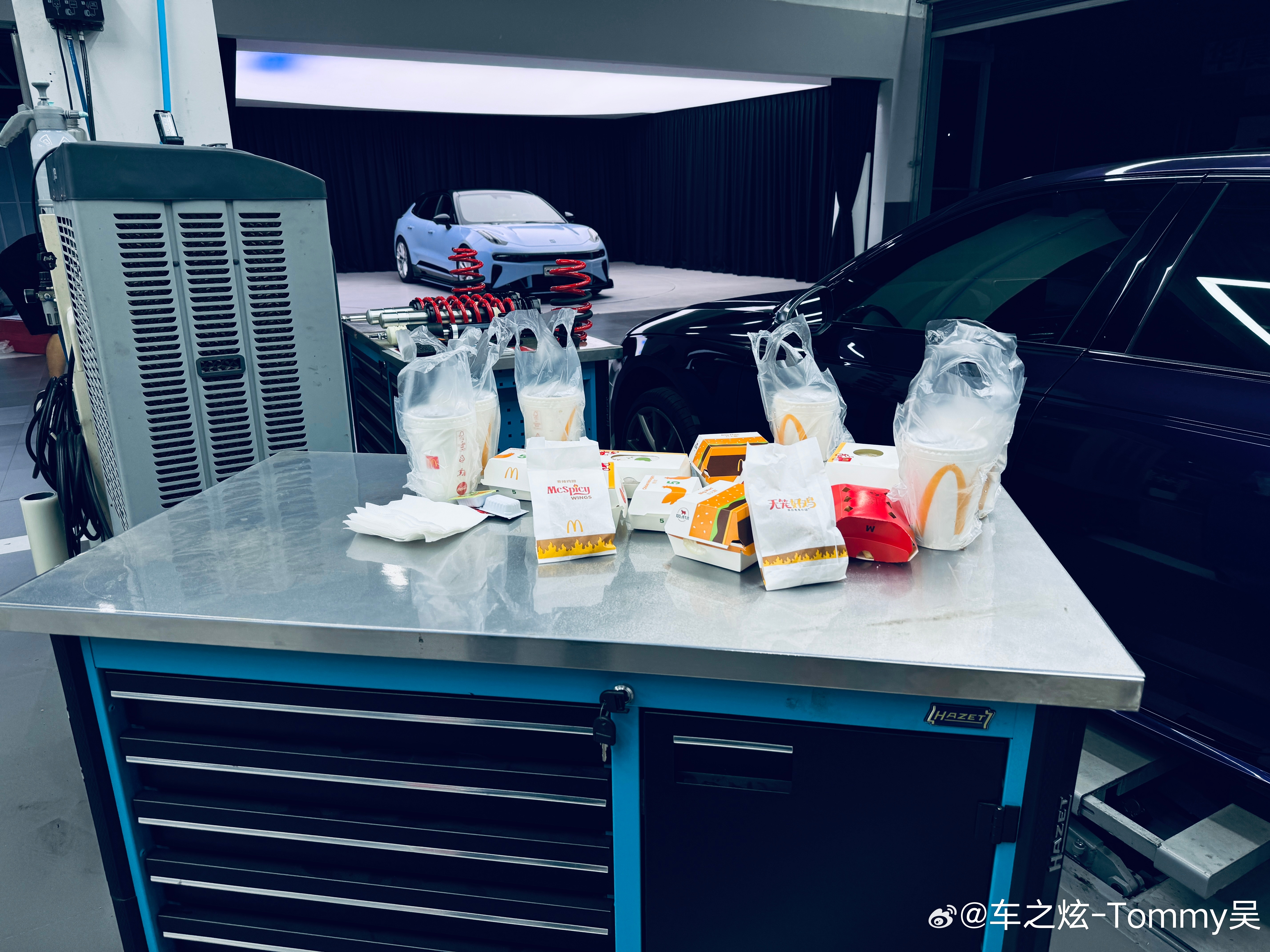 加班的第五天[加油][加油]汗水湿透后背 疲惫侵袭身心但看到成品的那一刻 一切都
