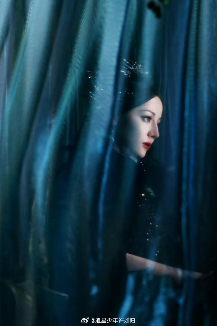 迪丽热巴美人垂泪 迪丽热巴这段表演绝了！幻境中的哭戏层次满满，从隐忍到崩溃，梨花