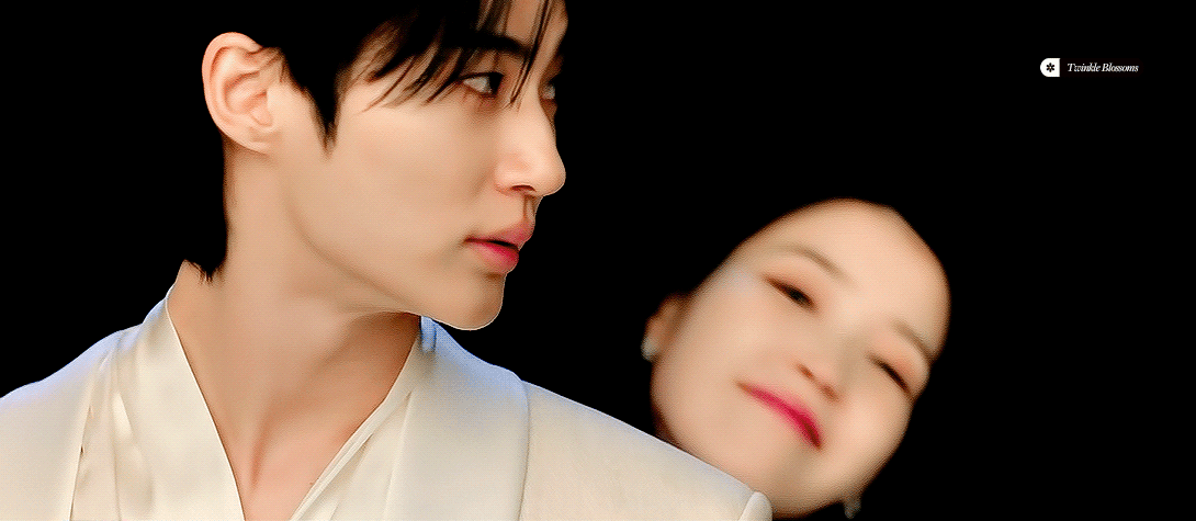 大君：你是不是该离我远点成熙周（装没听见ing..凑得更近了） 