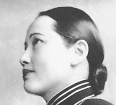 宋庆龄终生未曾生育，1981年法医剖开她的遗体检查，才揭开她最惨痛的秘密，一份病