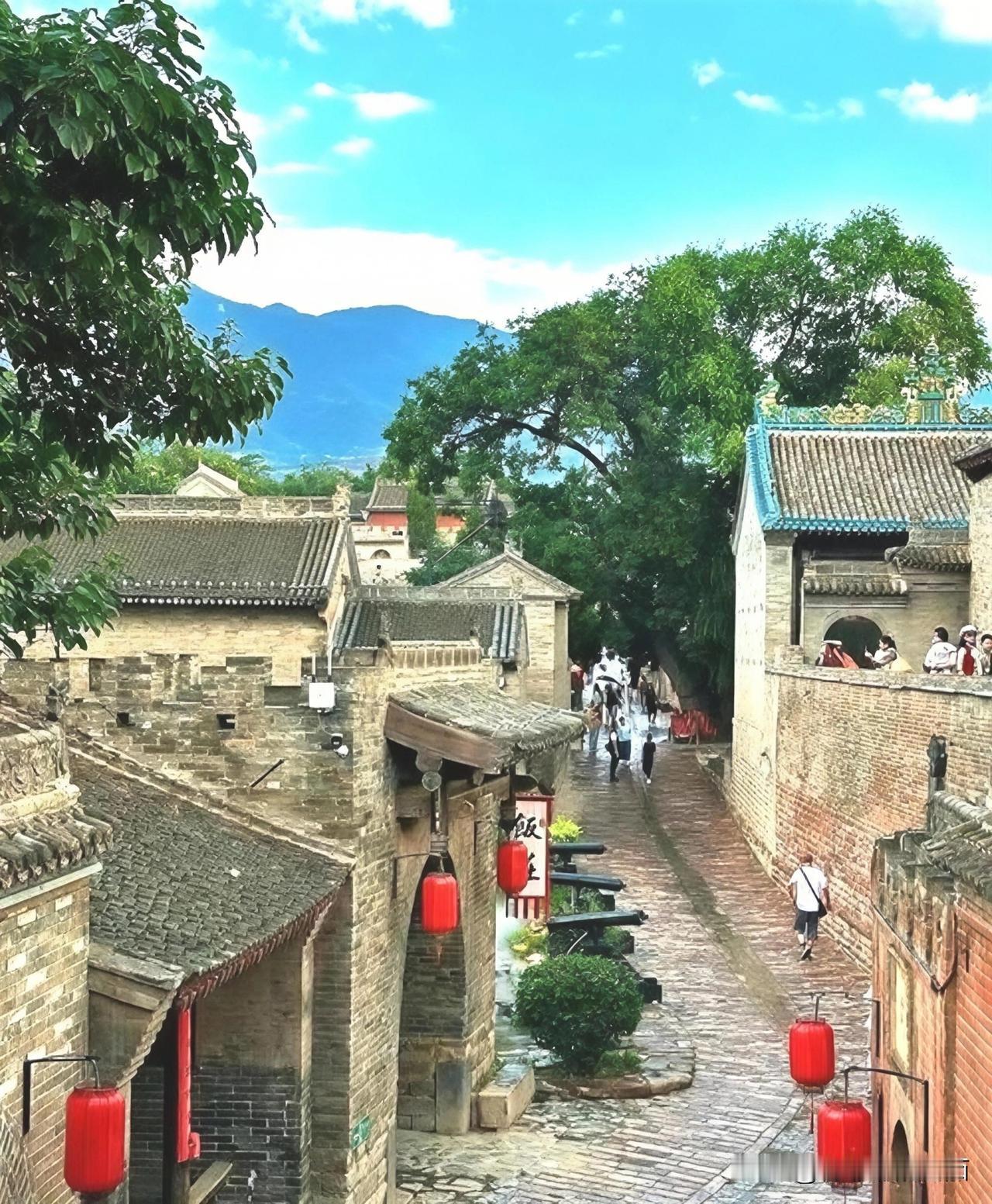 今年“五一”你还在计划挤景区、排长队、一天暴走三万步吗？别急，真正的旅行新潮流已