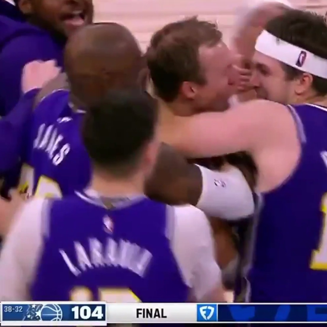 肯纳德三分绝杀魔术，牛逼。哈哈哈。湖人vs魔术