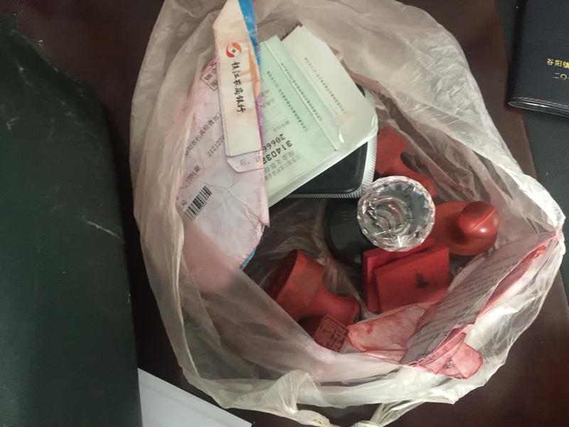 河南新乡的蔡女士遭遇了一件闹心事。今年10月，90多岁卧病在床的婆婆去世火化，领