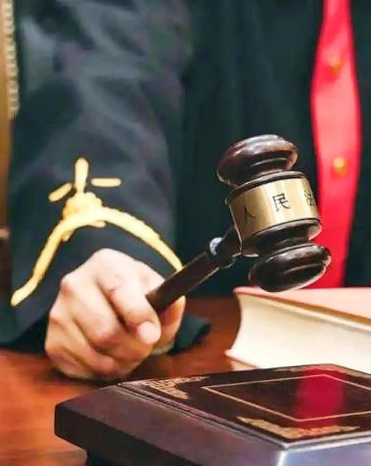 看到“立法腐败”四个字，
后背瞬间冒起一层冷汗。这可不是普通的问题，它披着“合法