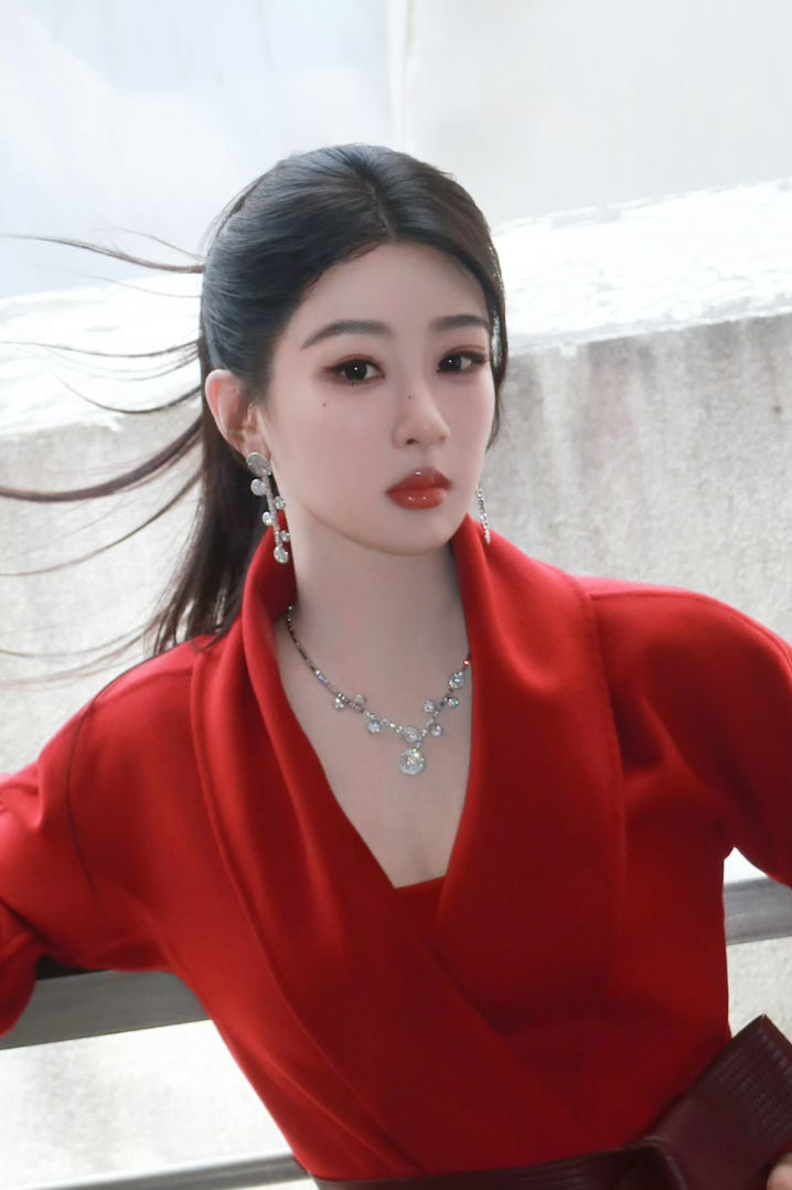 ‍杨紫玉兰花开君再来 yz杨紫董竹君 你是我在这人间，最想做的一个梦。梦里是花开