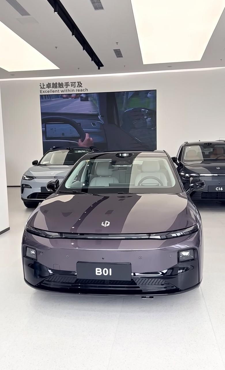 零跑B01 650悦享版，预算11万左右，今年买还是明年买？明年购置税好像要不少