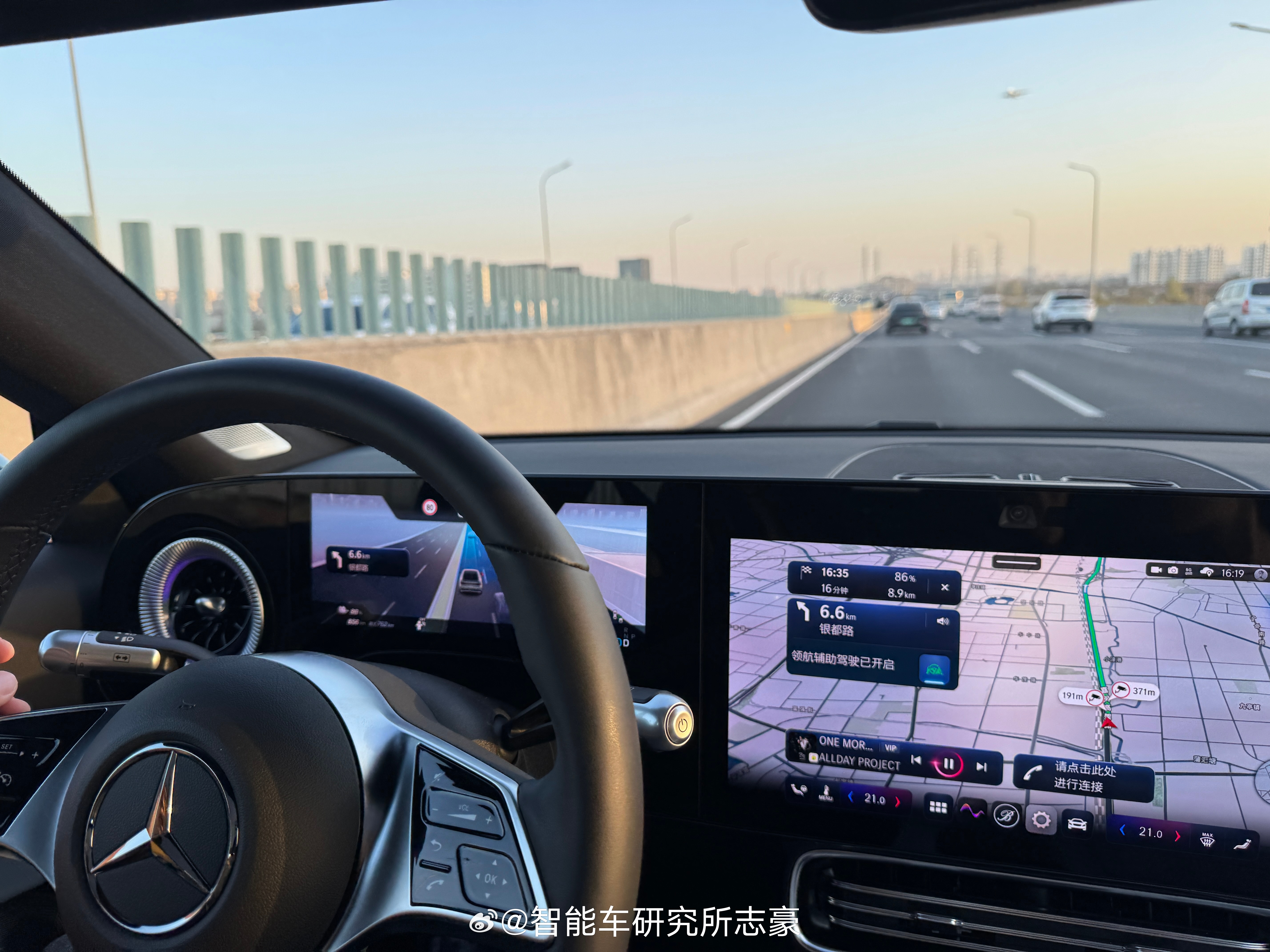 当你用上智能辅助驾驶后这话题我有话想分享：先说好处：1、作为搬砖出差通勤车：这个