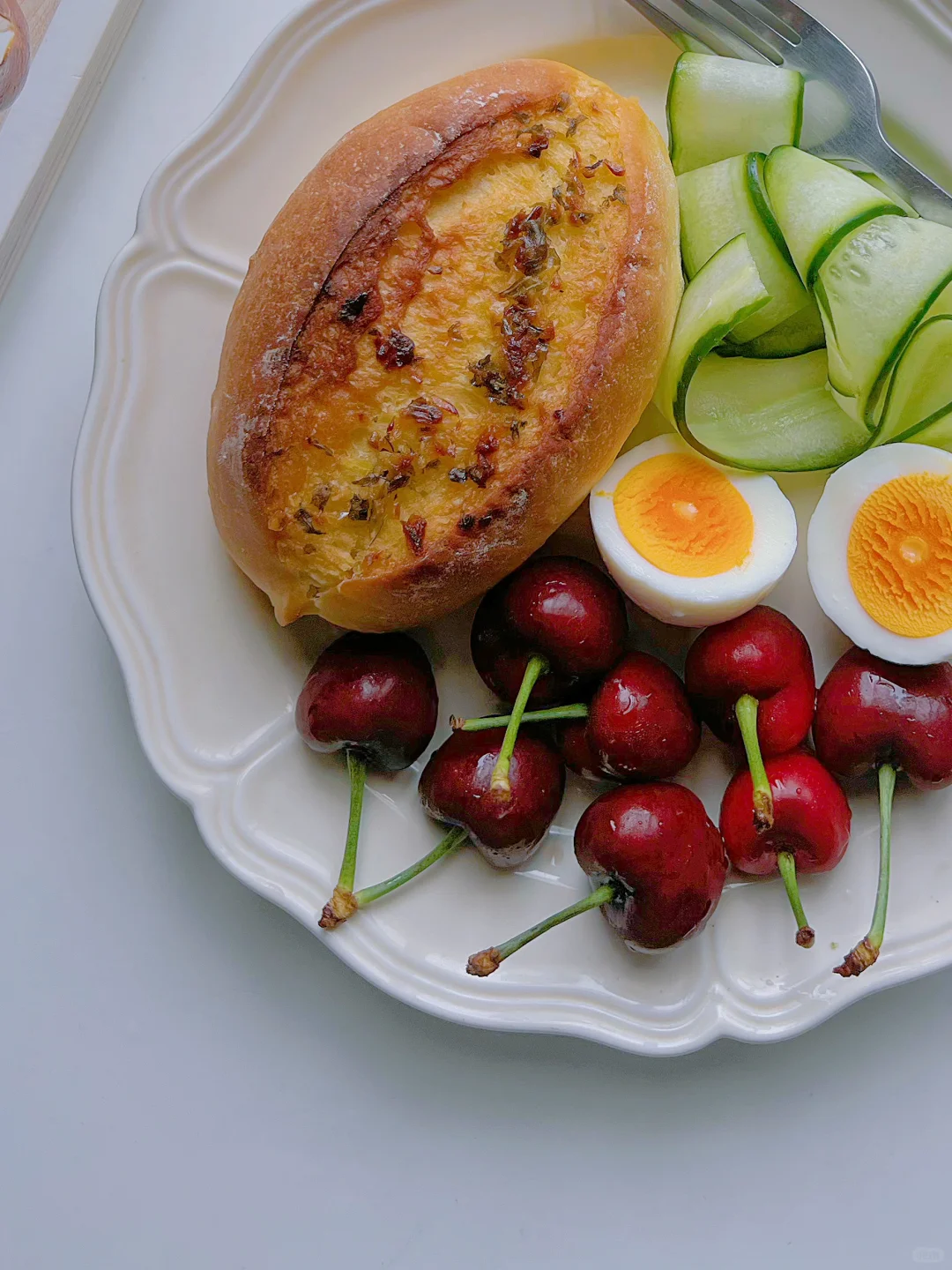自己做的蒜香黄油面包太好吃啦！