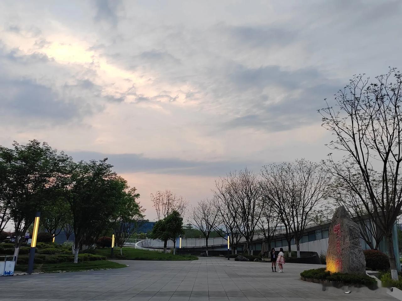 晒图笔记大赛夜幕余晖下的明月湖
