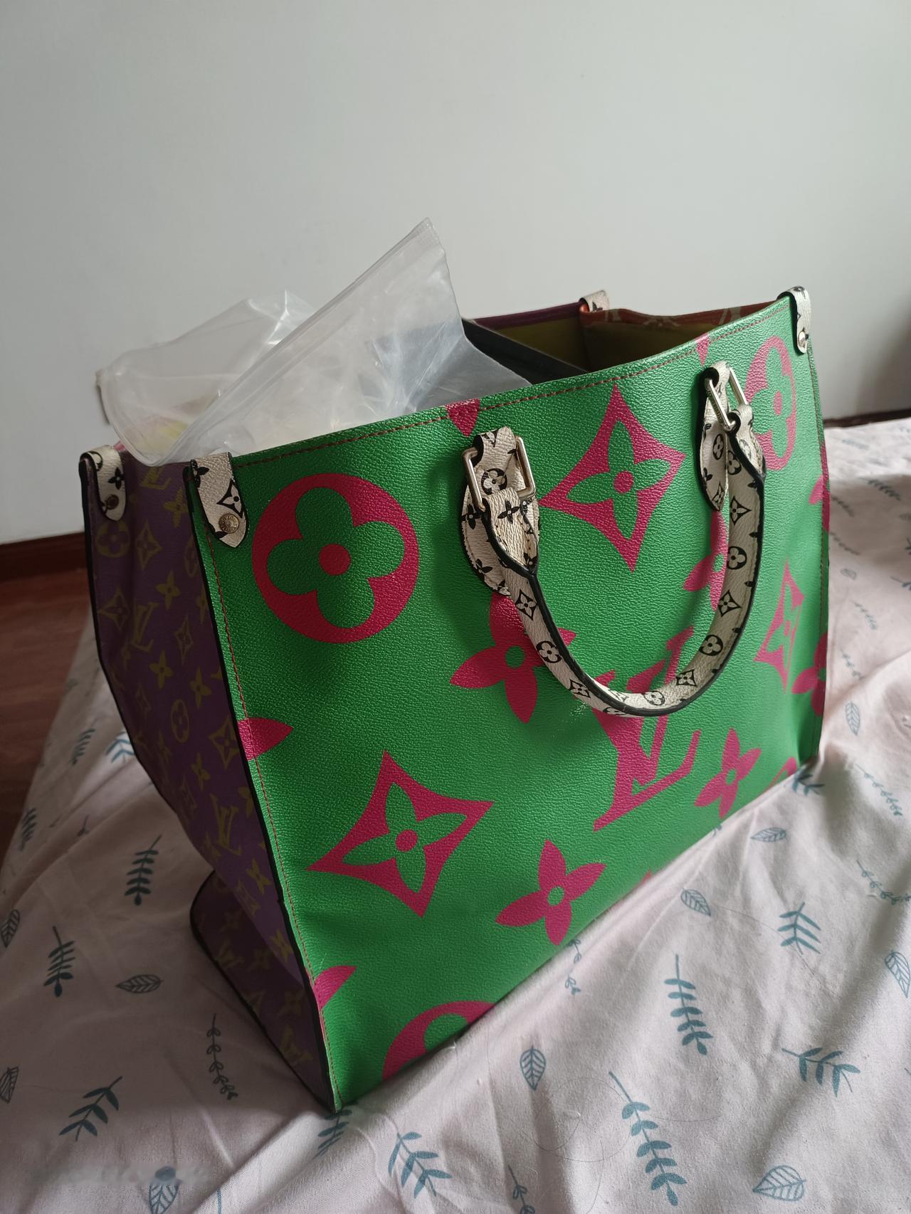 收藏我从尔滨的鬼市用50元，买回了一个LV包包，不会坚定，拿二手包回收，他们说这