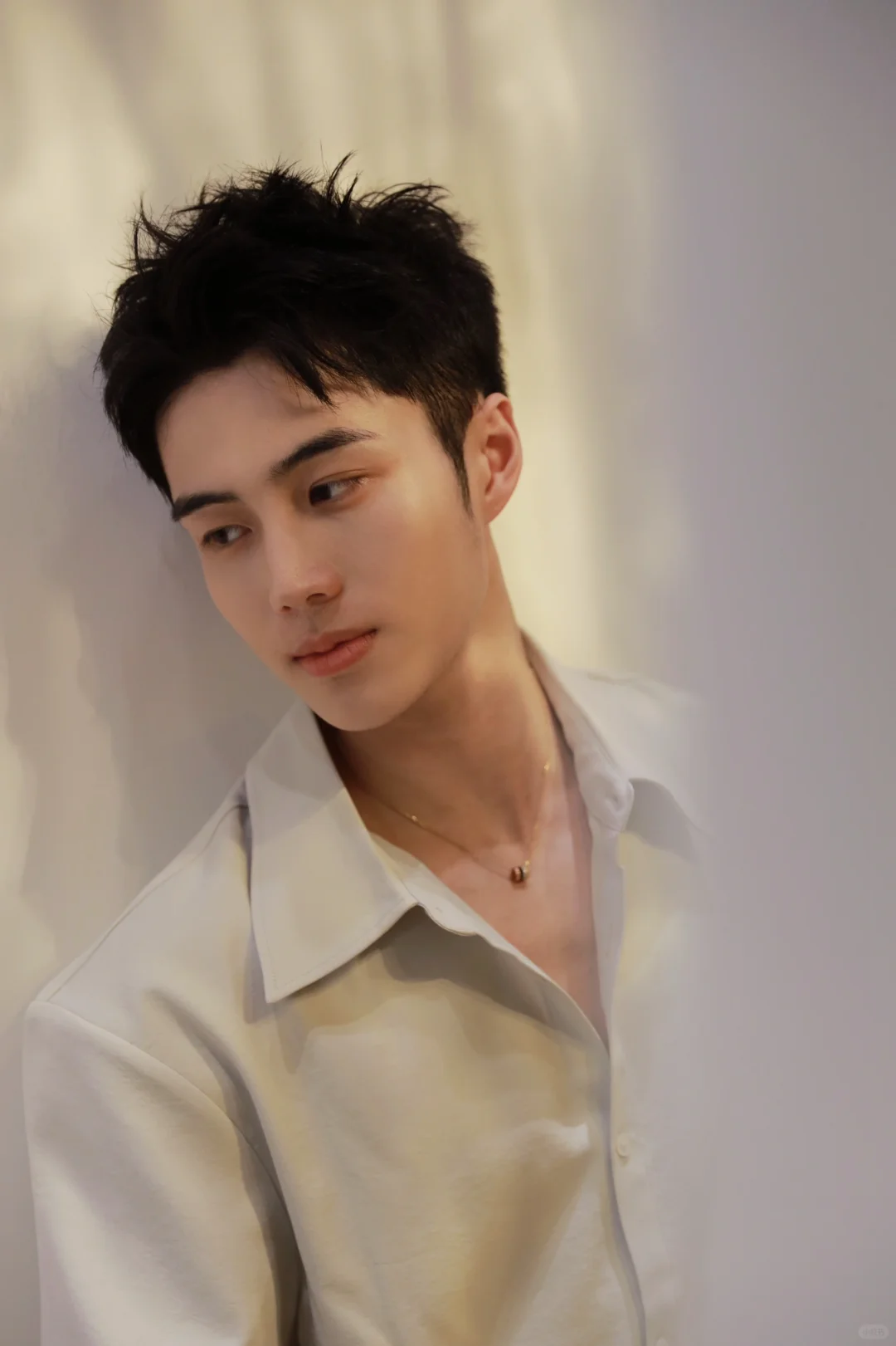 不先爱自己，哪个敢欢喜