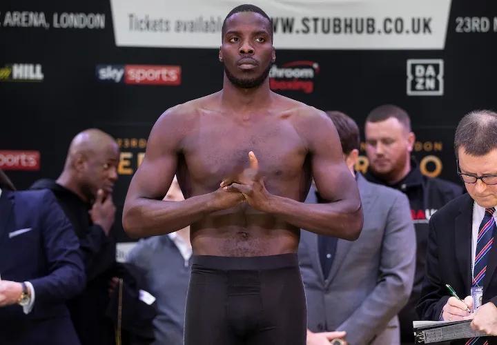 拳坛速递 劳伦斯-奥科利（Lawrence Okolie）赛前药检呈阳性。本周末
