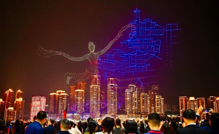 让开心占据的时间多一点，生活便会充满色彩。晚安~