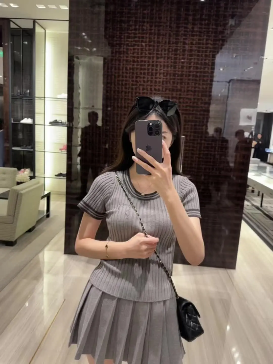今天穿什么 对镜拍