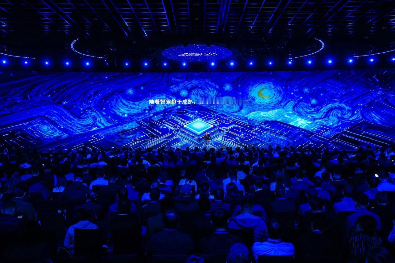【星空 Starry 6P 发布：舱驾融合芯片如何定义下一代智能车】
集成是计算