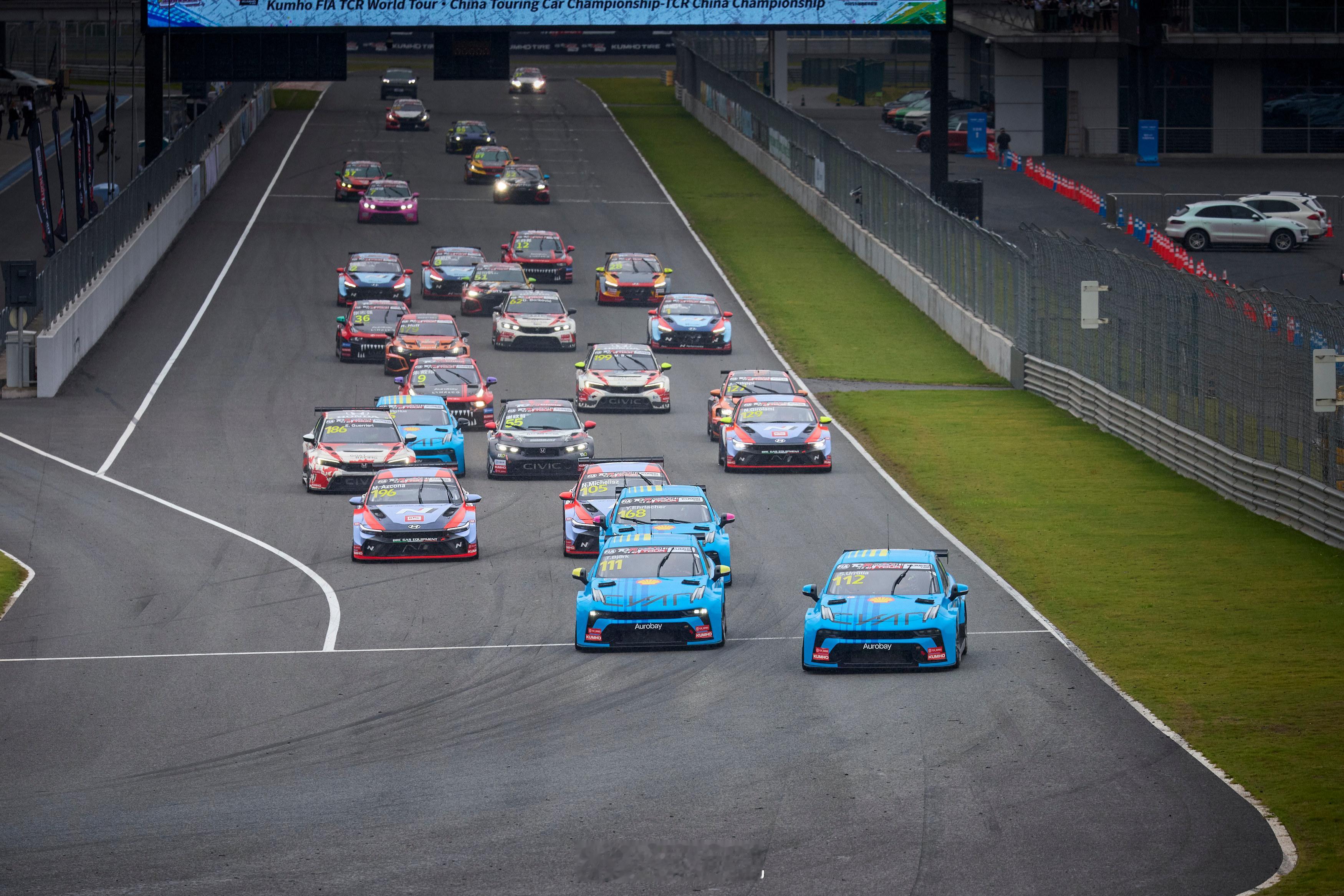 中国首款自研量产TCR赛车亮相有没有喜欢看车赛的朋友？国外很多著名车企都会参加比