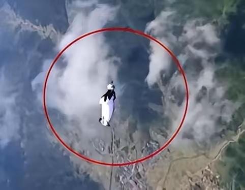 “不作死就不会死”！2020年，一个妙龄女子的尸体，6天后才被发现，发现时大部分