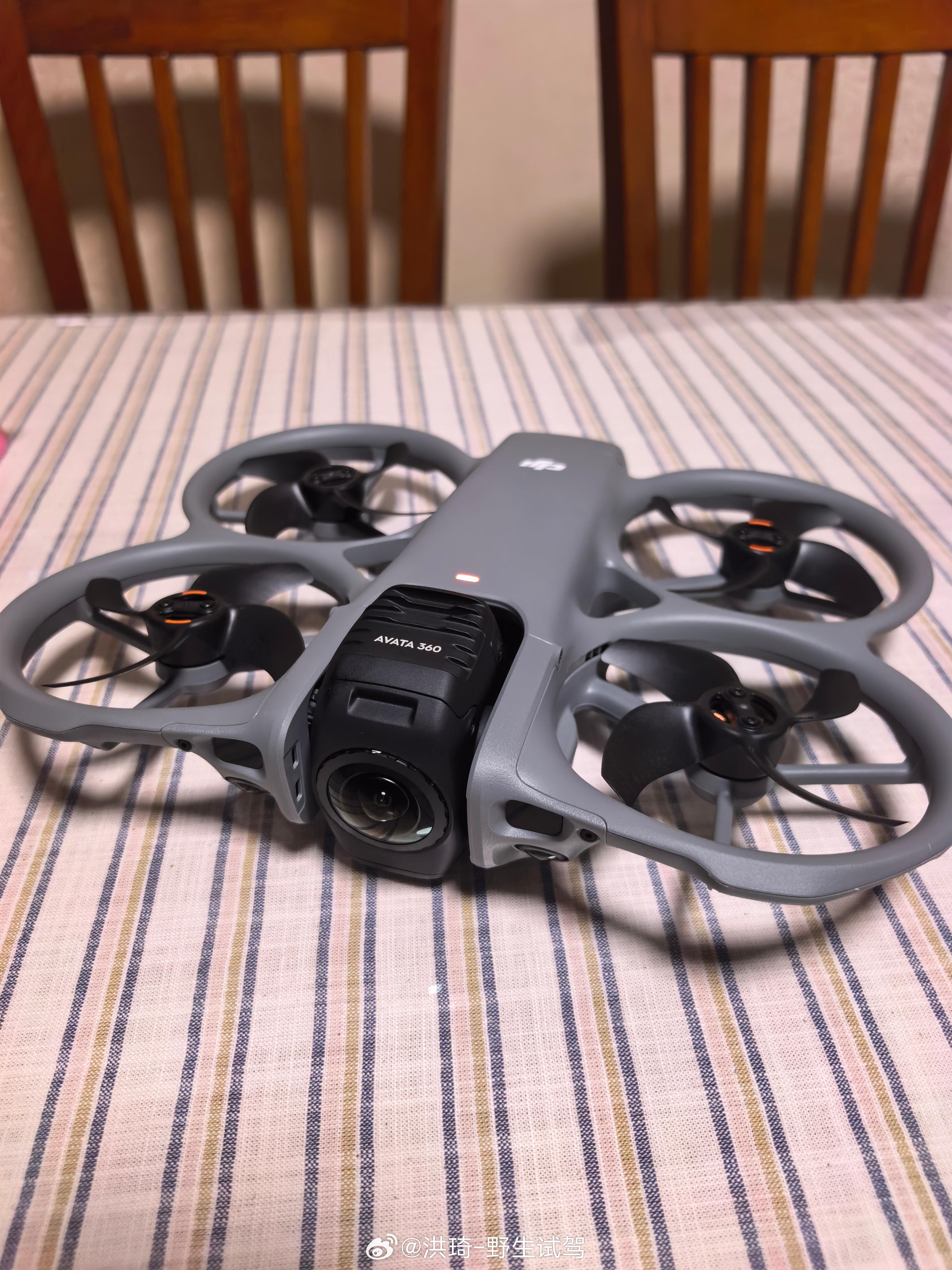 大疆Avata 360两千多块定价太香了，比OSMO 360还便宜，相当于飞行能