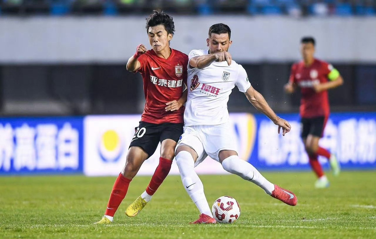 大连英博大连英博中超联赛长春亚泰 球队将在明日与长春亚泰进行此次海口冬训的第二场