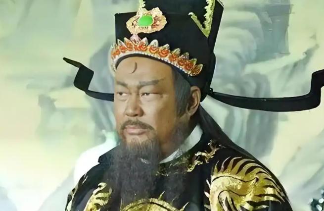 包青天连皇帝都敢喷口水,却被大文豪欧阳修一句话噎住:你没学问
 
公元1059年