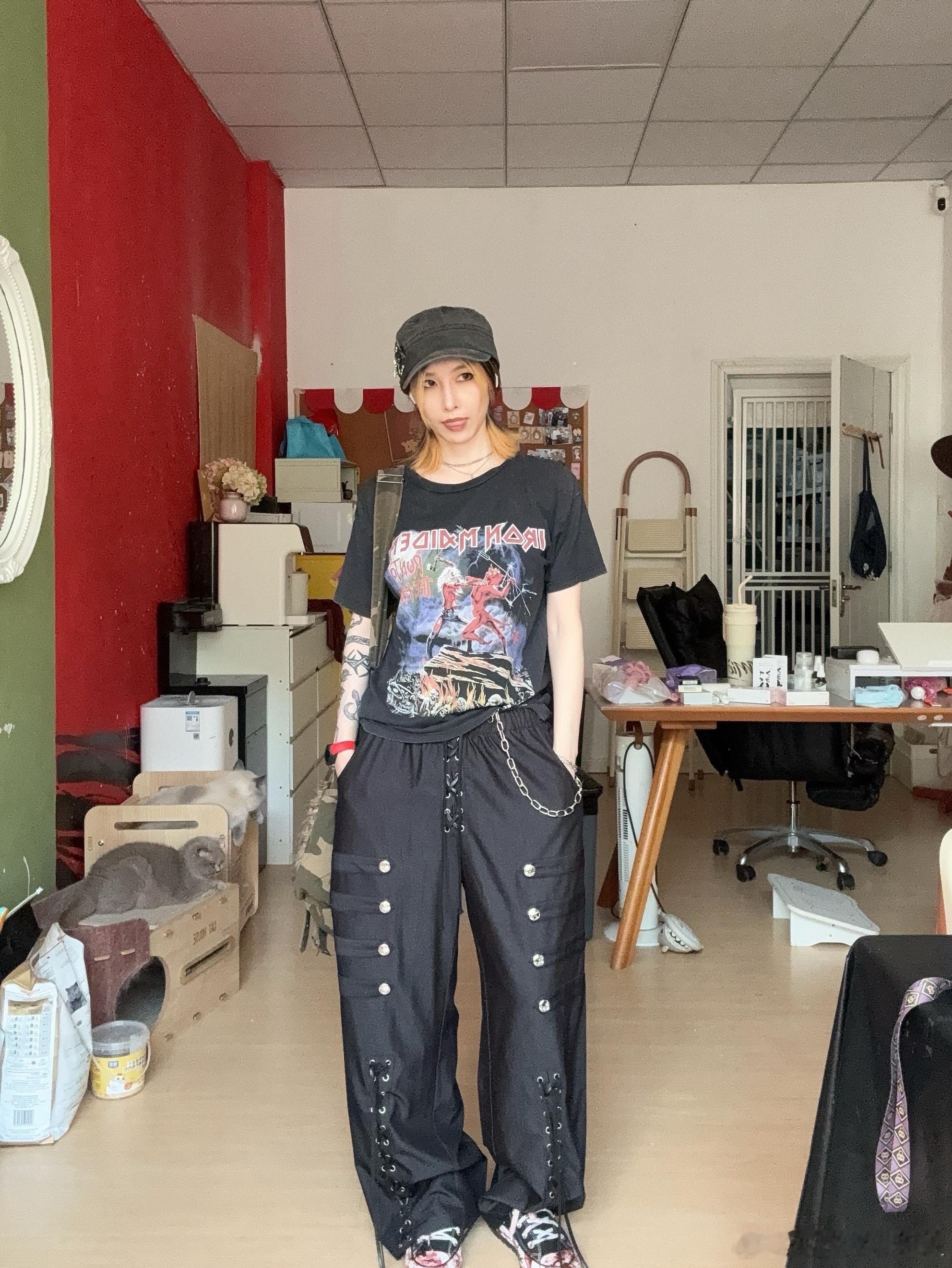 夏天都要过去了总共才凑到9图ootd，，再凑9图秋天来了刚好。。 ​​​