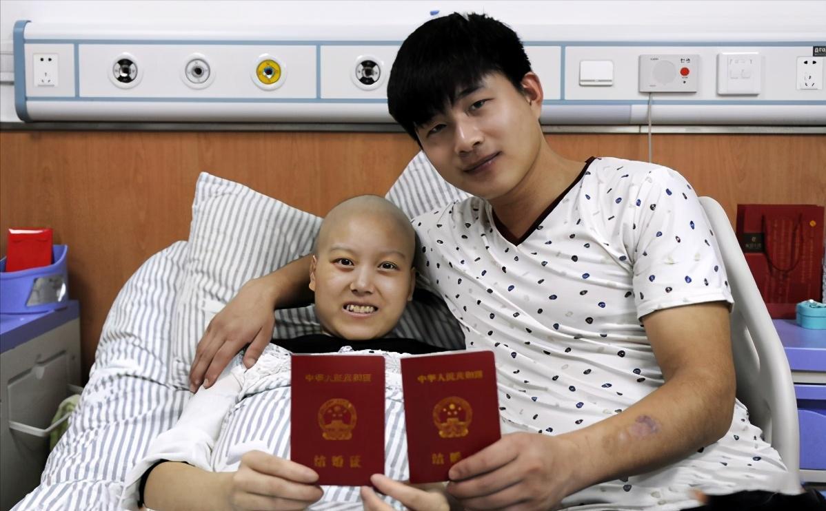2015年，男子在妻子去世后，将妻子生前用的手机里充了1000元话费，然后又将手